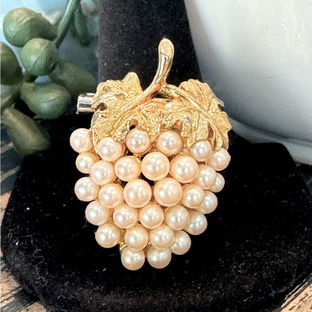 Faux Pearl Grape Cluster Gold Tone Brooch Pin